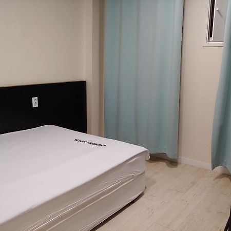 Ekonomy Hotel Gumi Luaran gambar
