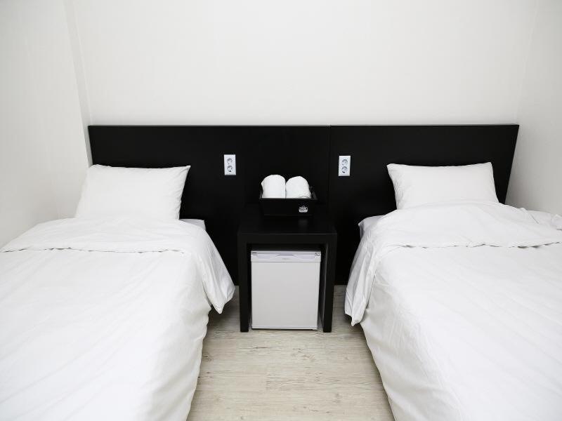 Ekonomy Hotel Gumi Luaran gambar