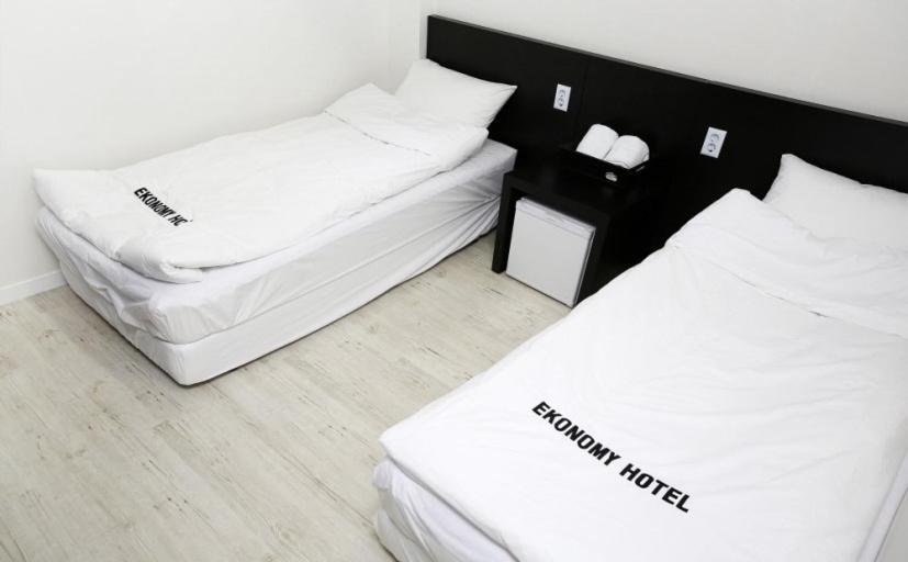 Ekonomy Hotel Gumi Luaran gambar
