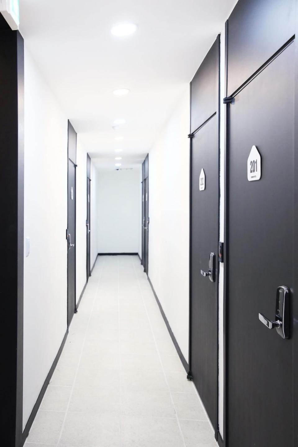 Ekonomy Hotel Gumi Luaran gambar